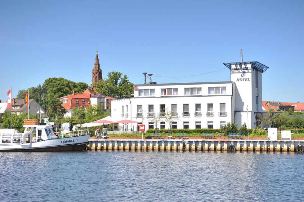 HafenHotel Pommernyacht