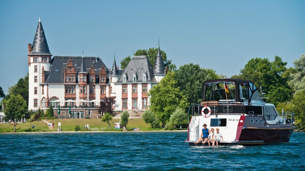 Schloss Klink - Yachtcharter Schulz