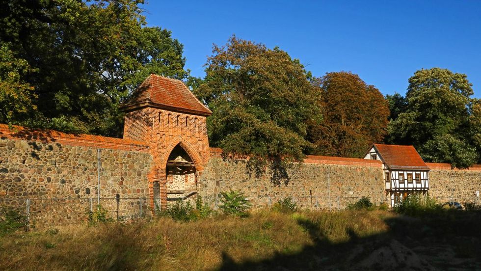 Medieval rampart and fortification Neubrandenburg_8