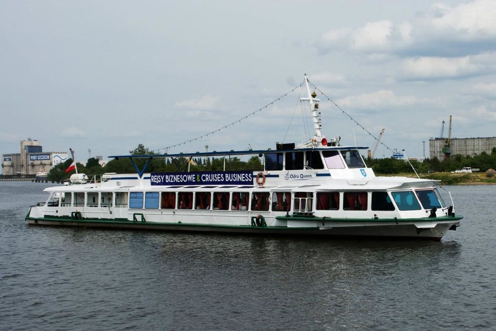 Cruises with the ships "Odra Queen" and "Peene Queen"