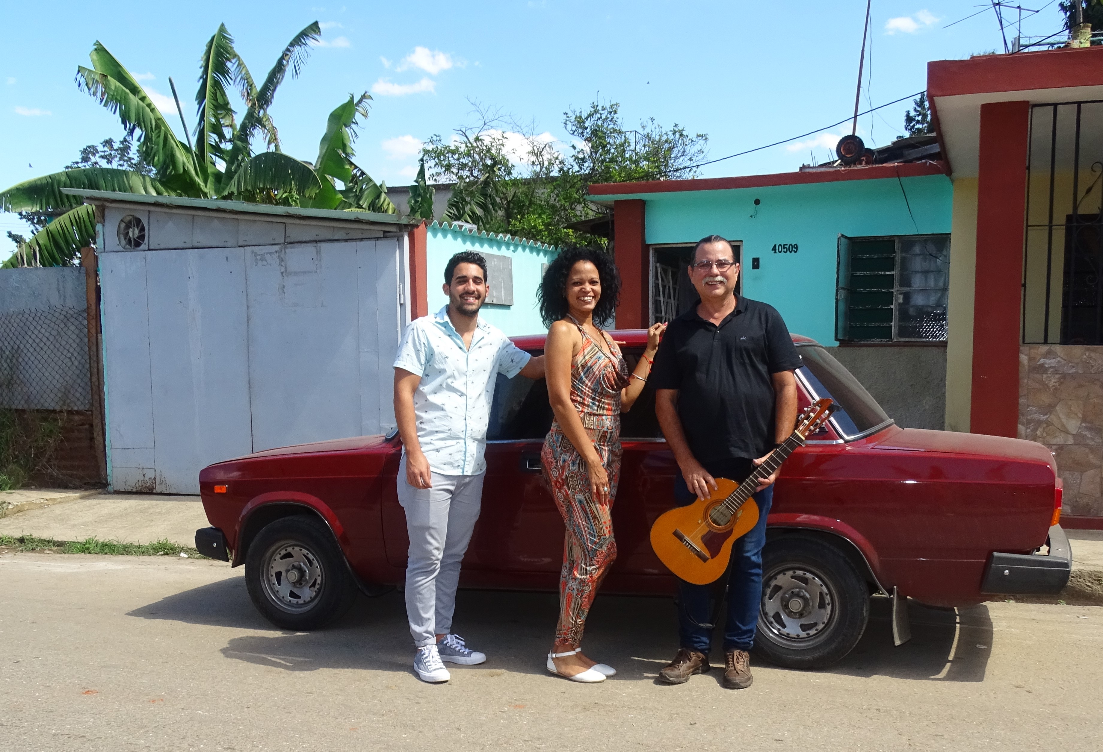 Salsa-Party im Flusscafé