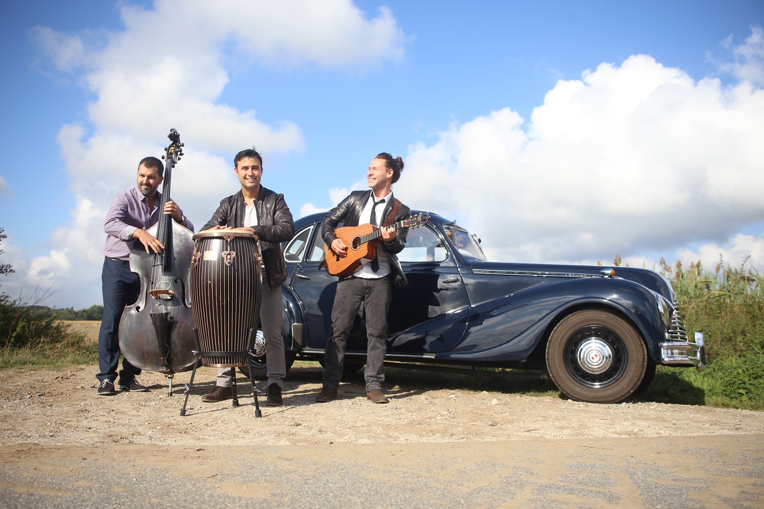 Salsa-Party im Flusscafé