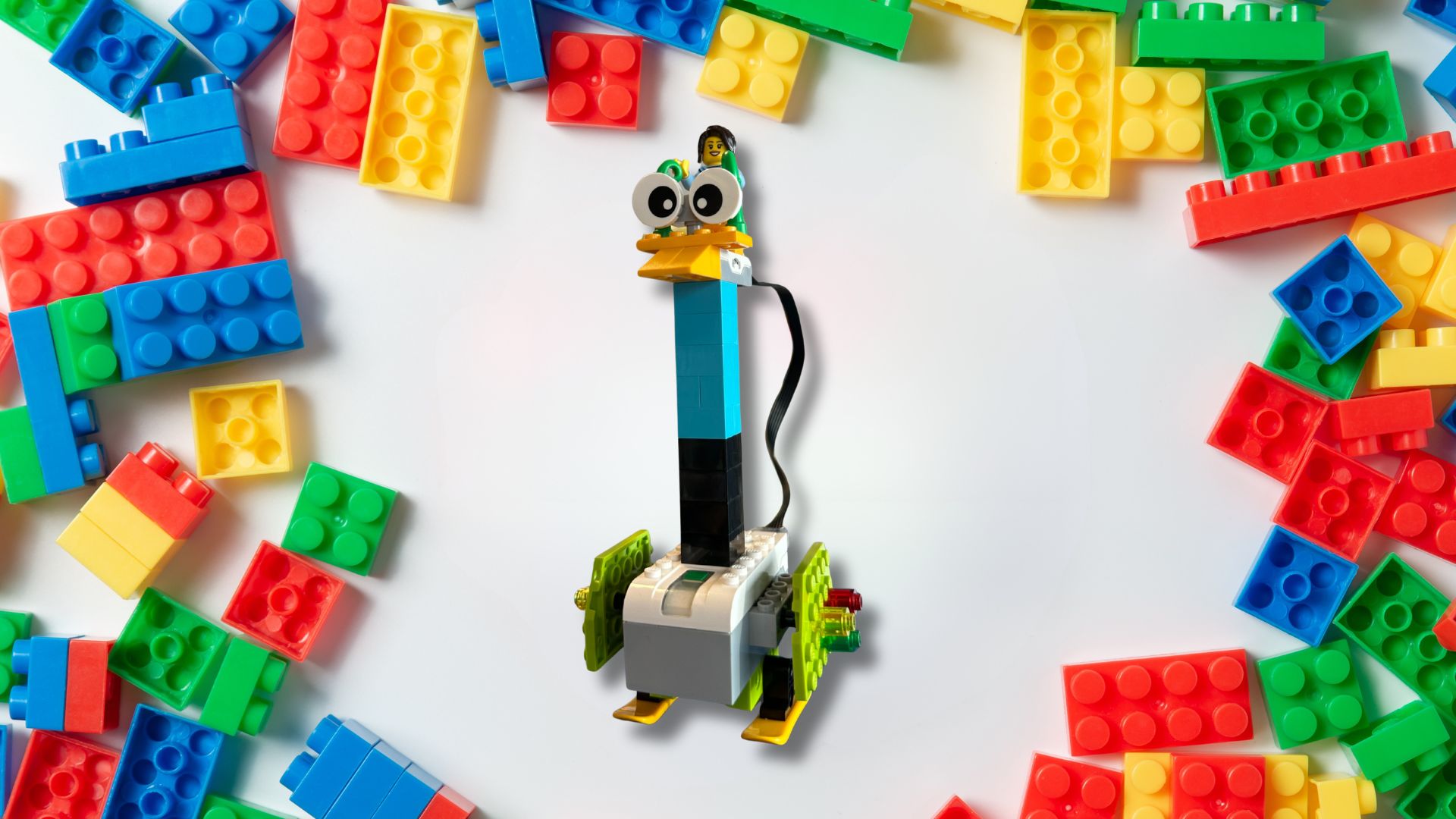 Experimentieren, Bauen und Programmieren mit der Technothek