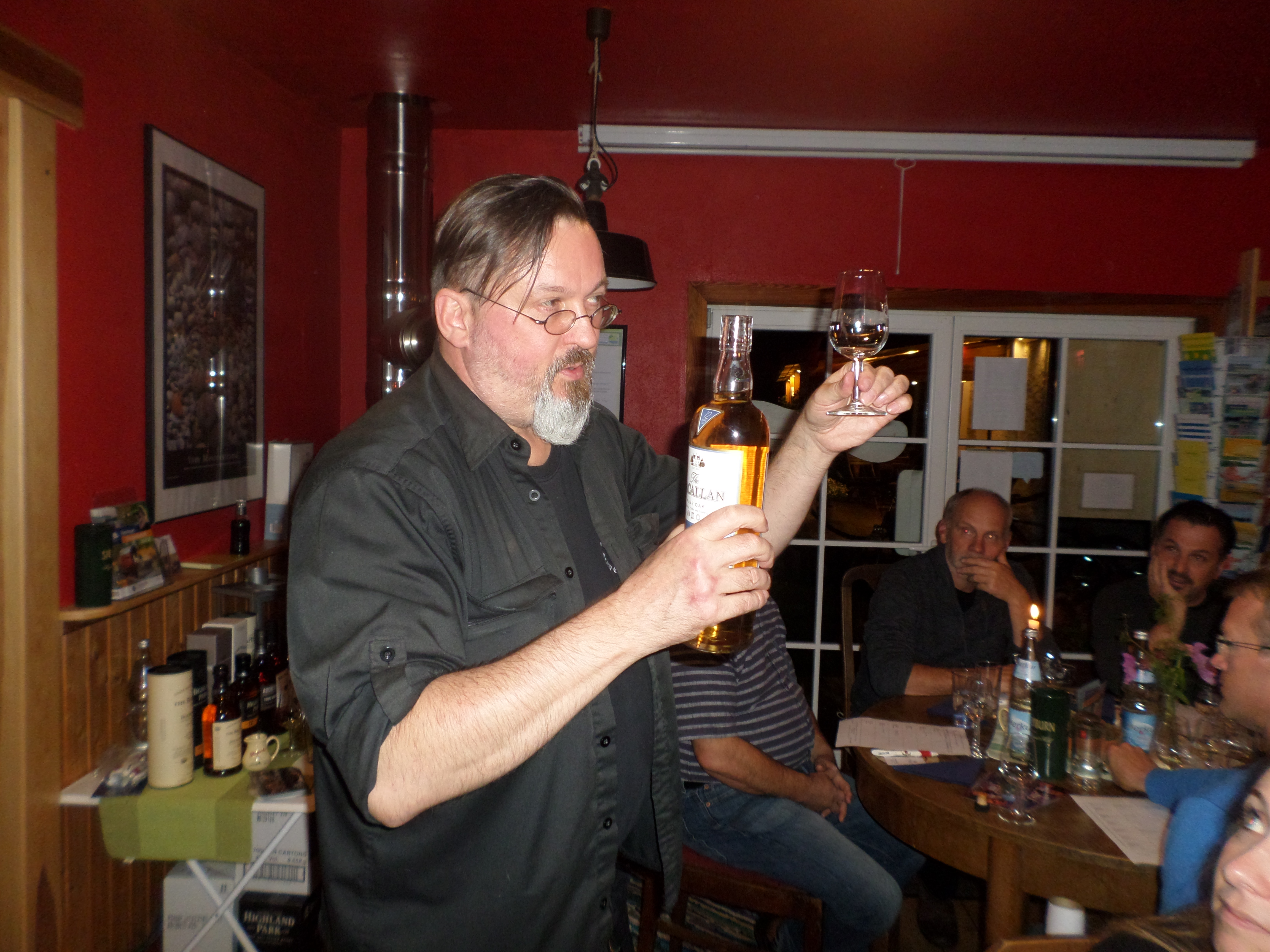 Whisky-Tasting im Flusscafé