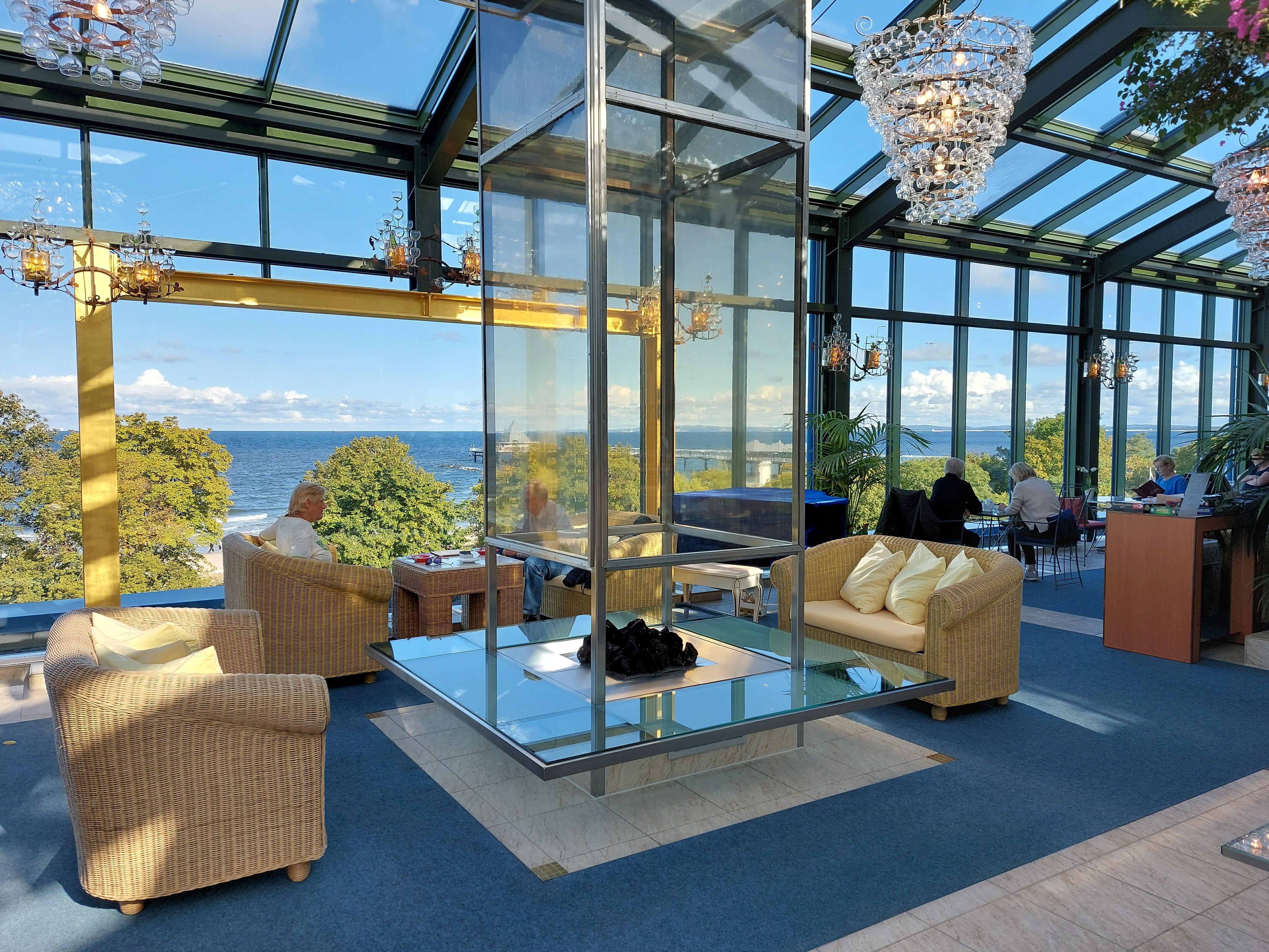 Genuss mit Ausblick im Wintergarten