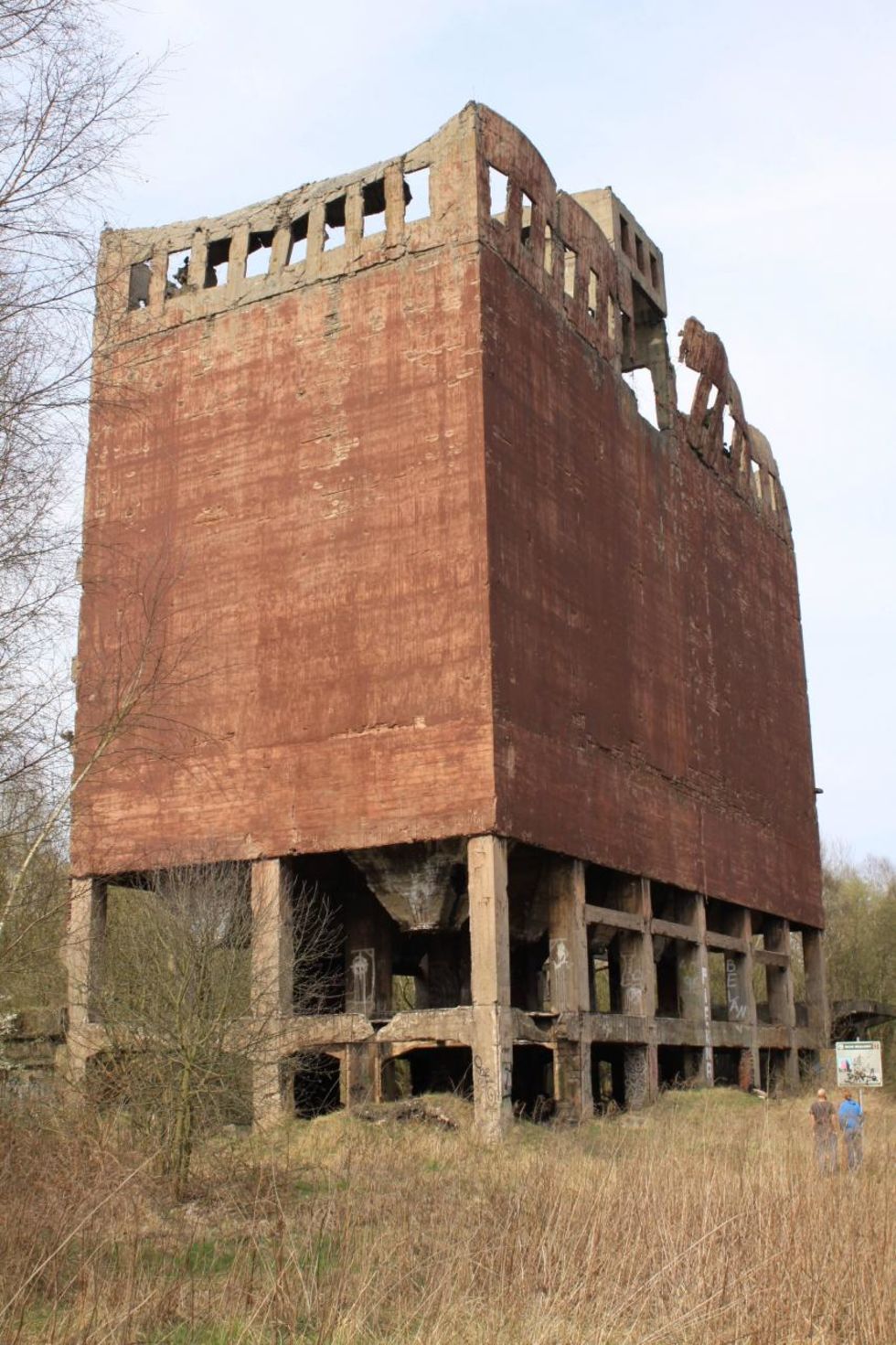 Ruine der ehemaligen Hydrierwerke