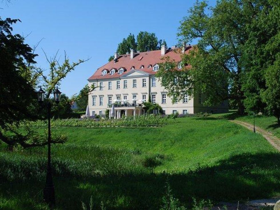 Aussenansicht Schloss Rattey