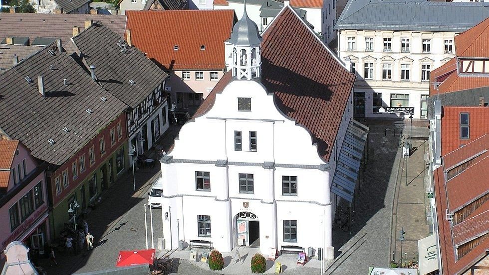 Wolgaster Altstadt mit historischem Rathaus