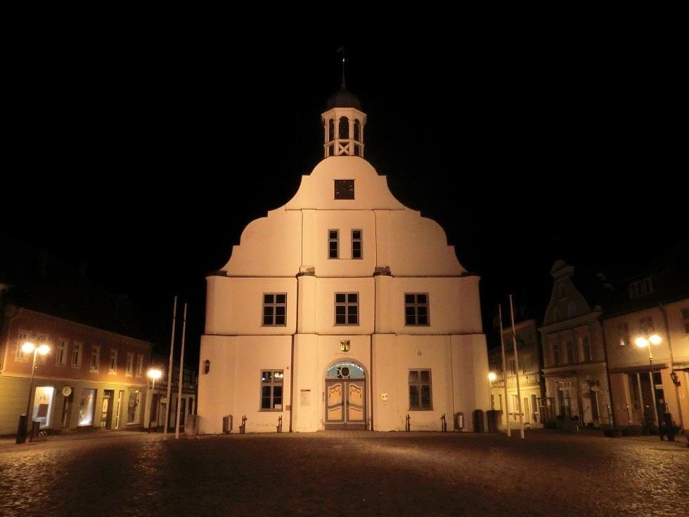 Rathaus Wolgast Nacht 